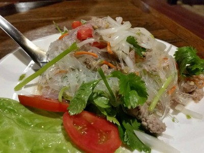 ยำวุ้นเส้นหมูสับ