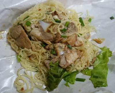 บะหมี่ซี่โครงอบ