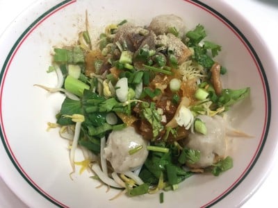 บะหมี่ลูกชิ้นแคระ แห้ง