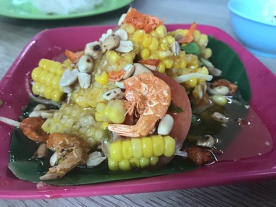 ส้มตำข้าวโพด