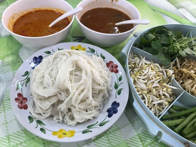 ขนมจีนครูยอดประโดกโคราช (Kanomcheenkruyod) ขนมจีนครูยอดประโดกโคราช (Kanomcheenkruyod)