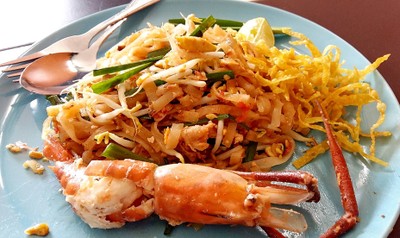 ผัดไทยกุ้งแม่น้ำ