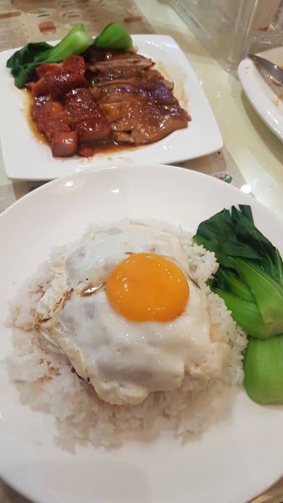 ข้าวหน้าเป็ดย่างหมูแดงไข่ดาว