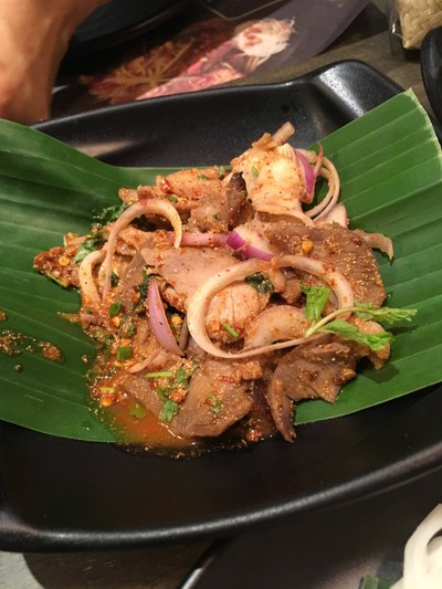 น้ำตกคอหมูย่าง