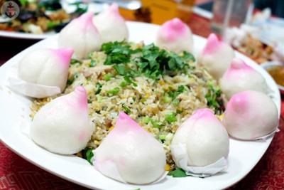 ข้าวผัดโบราณกับซิ่วท้อ
