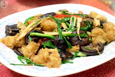 กระเพาะปลาเป๋าฮื้อผัดแห้ง