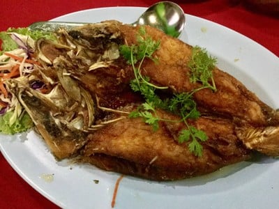 กระพงทอดน้ำปลา