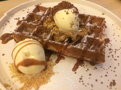 Hamburg Caramel Crack Waffle