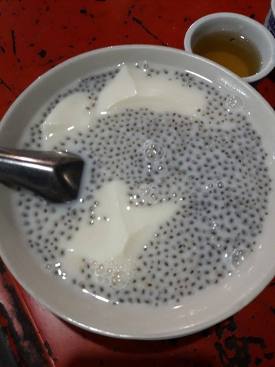 อาหาร หรือ เครื่องดื่ม