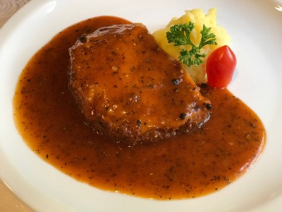 อกไก่ทอดซอสพริกไทยดำ