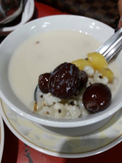 อาหาร หรือ เครื่องดื่ม