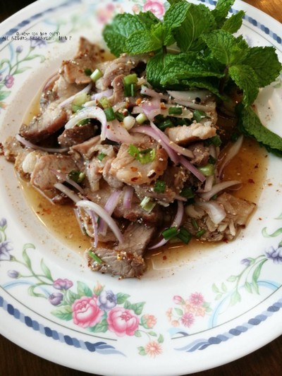 น้ำตกหมู