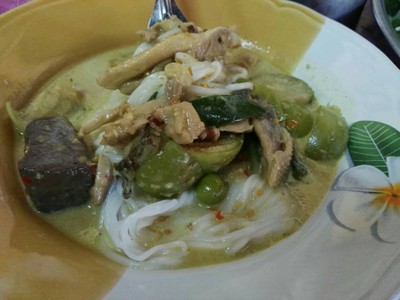 ขนมจีนแกงเขียวหวานไก่