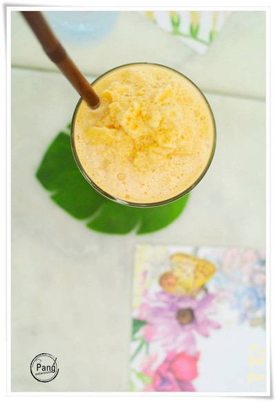 Thai Tea Latte .