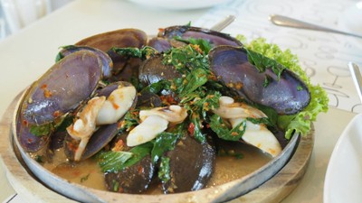 อาหาร หรือ เครื่องดื่ม