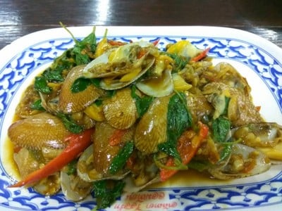 หอยลาดผัดกระเพา