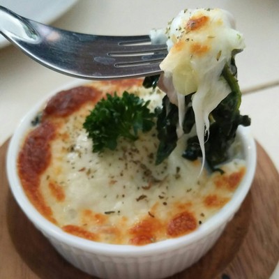 ผักโขมอบชีส