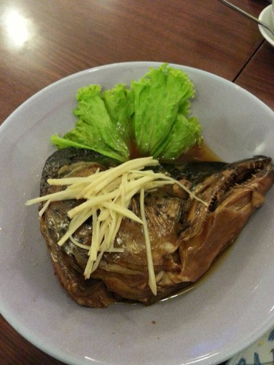 หัวปลาแซลมอนต้มซีอิ๊ว