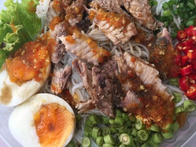 เมนูของร้าน ยำหนมจีน หลานปู่ฉาบ (delivery)