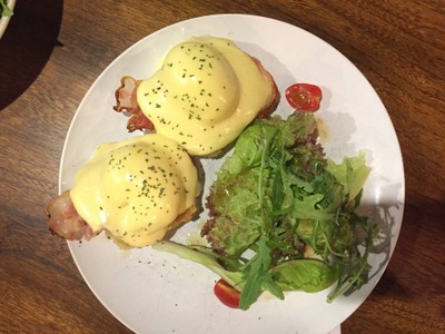Egg Benedict with Sloane’s Back Bacon