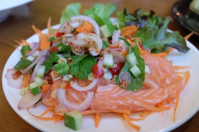 ยำปลาแซลม่อน