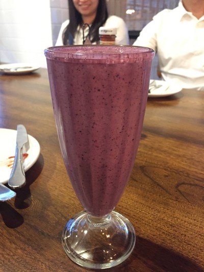 blueberry smoothie .