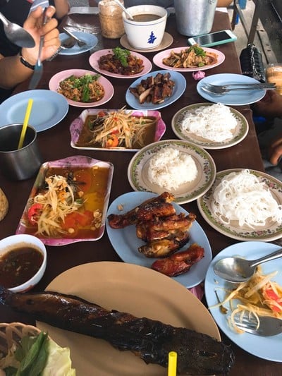 ก่อนอาหารจะมาครบ ก็จัดก่อนล่ะจร้า แด่ร่องรอยการงัดแงะ 5555