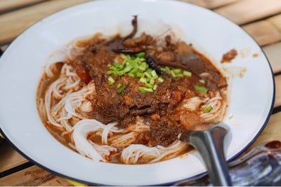 ขนมจีนตีนจุ่มห้วย อุ้มผาง (ขนมจีนตีนจุ่มห้วย) ขนมจีนตีนจุ่มห้วย อุ้มผาง (ขนมจีนตีนจุ่มห้วย)