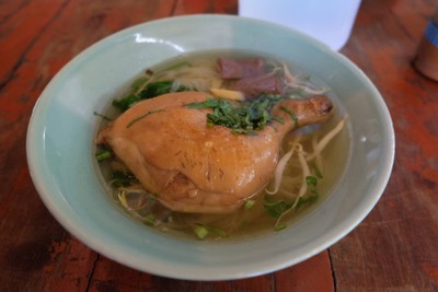 ก๋วยเตี๋ยวไก่ตุ๋น
