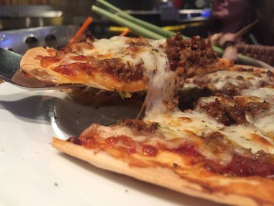 พิซซ่าลาบเนื้อ