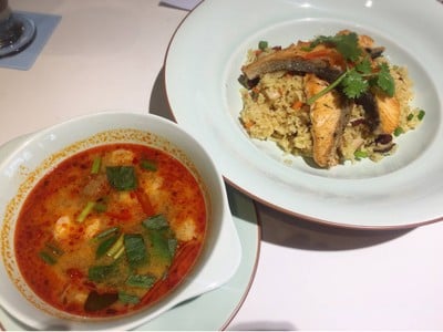 ข้าวผัดธัญพืช แซลมอนย่าง + ต้มยำกุ้ง