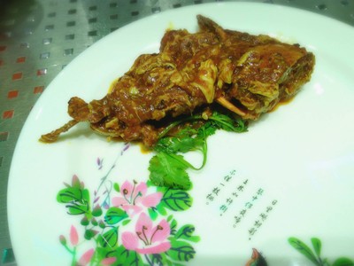 ปูไข่ผัดซอสพริกเผา