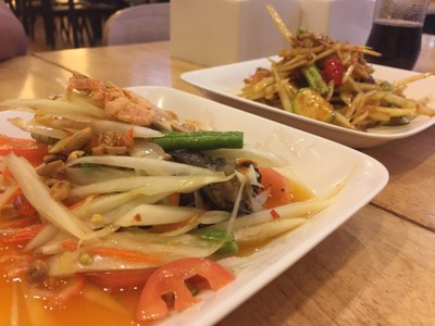 ส้มตำไทยใส่ปู
