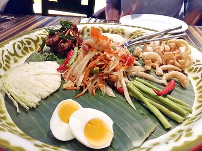 ส้มตำถาด