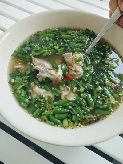 กระดูกอ่อนแซ่บพริกหอม