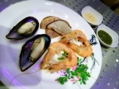 อาหาร หรือ เครื่องดื่ม