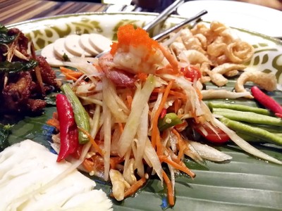 ส้มตำถาด