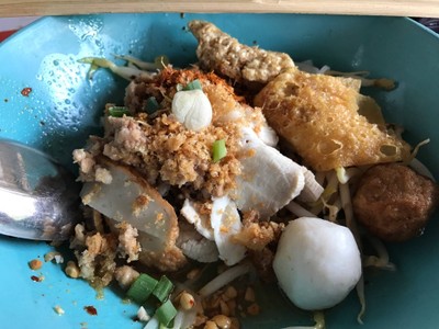 เส้นเล็กแห้งต้มยำ