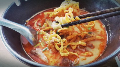 Khao Sol Beef ข้าวซอยเนื้อ