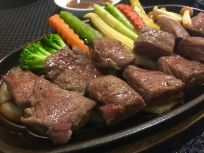 ชุดสเต็กเนื้อ