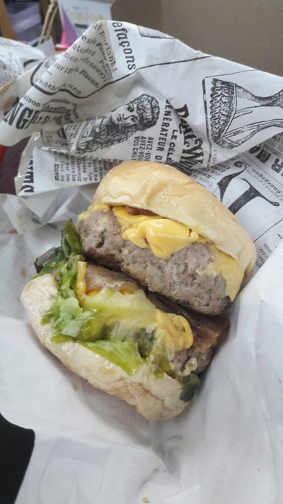 เบอร์เกอร์หมูสไปซี่พอร์ค