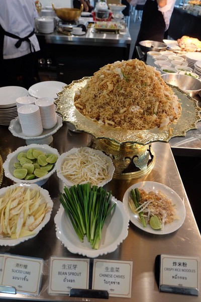 หมี่กรอบ