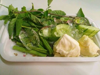 อาหาร หรือ เครื่องดื่ม