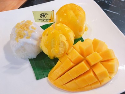 Yenly Yours เซ็นทรัลเวิลด์