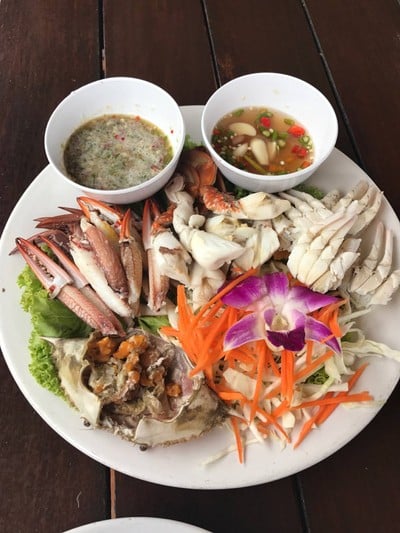 เรือแลเล (Boat Restaurant) เรือแลเล (Boat Restaurant)