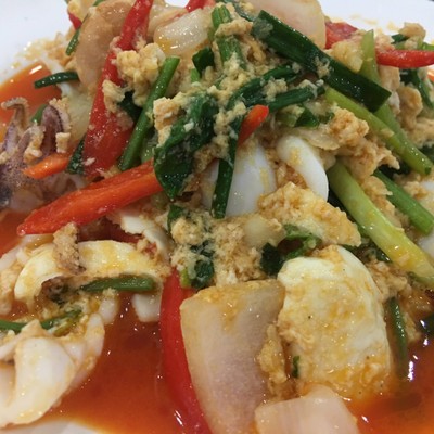 ปลาหมึกผัดไข่เค็ม
