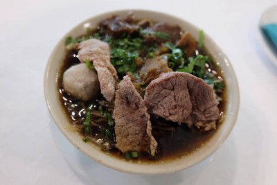 ก๋วยเตี๋ยวเนื้อ-หมูน้ำตก