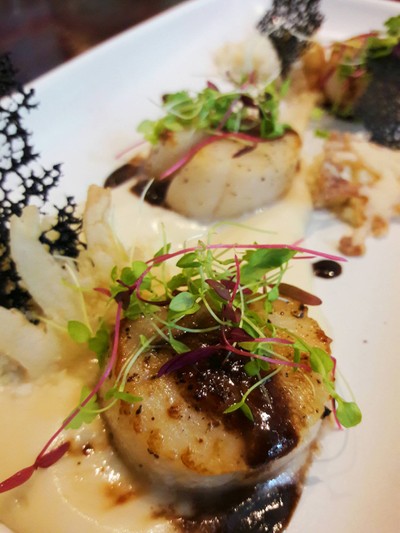 Sea scallops  .