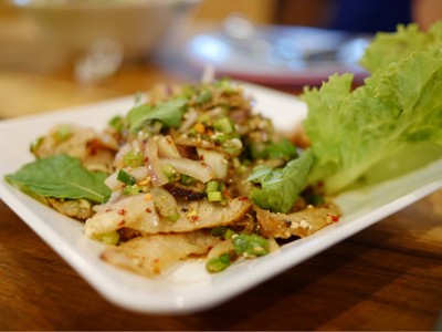 น้ำตกคอหมูย่าง