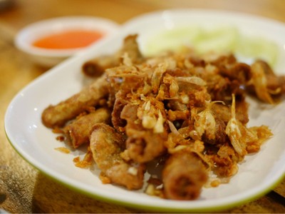 ไส้อ่อนทอดกระเทียม